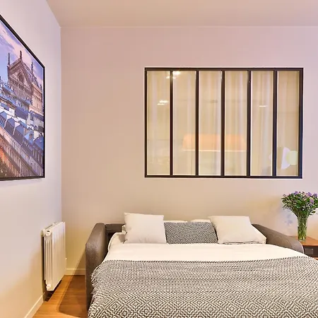 Urban Flat 111 - Urban Lovely Flat Madeleine Appartamento